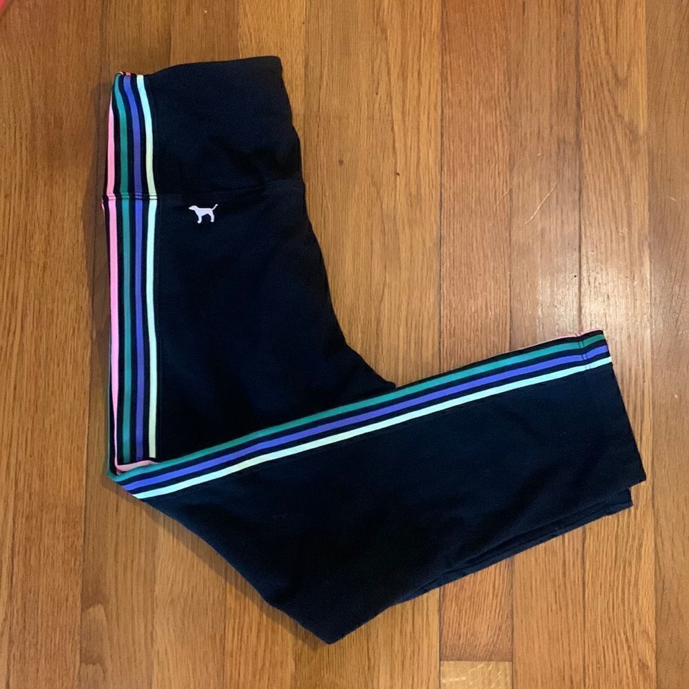Victoria’s Secret PINK GUC black rainbow side striped leggings! Size Small